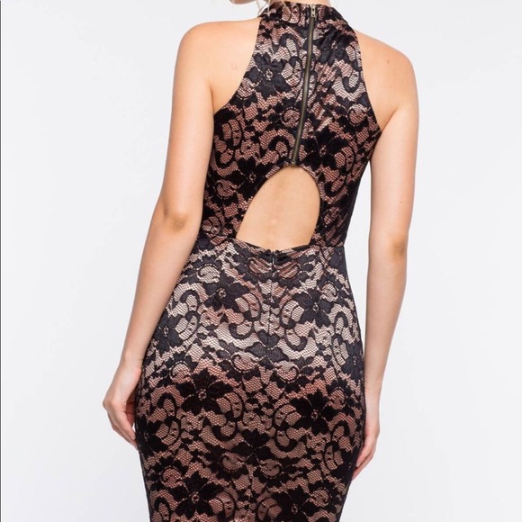 Lace up halter Dress - Picture 2 of 5